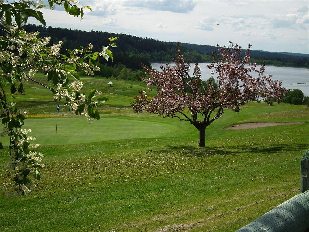 The 108 Golf Resort 108 Mile Ranch Exterior photo