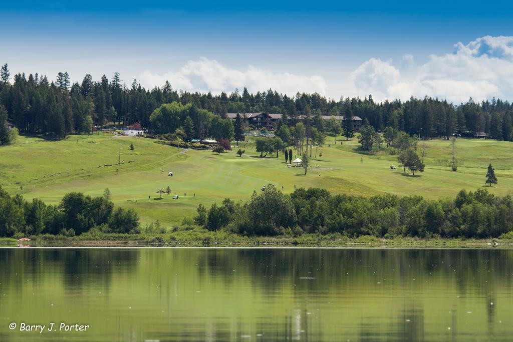 The 108 Golf Resort 108 Mile Ranch Exterior photo