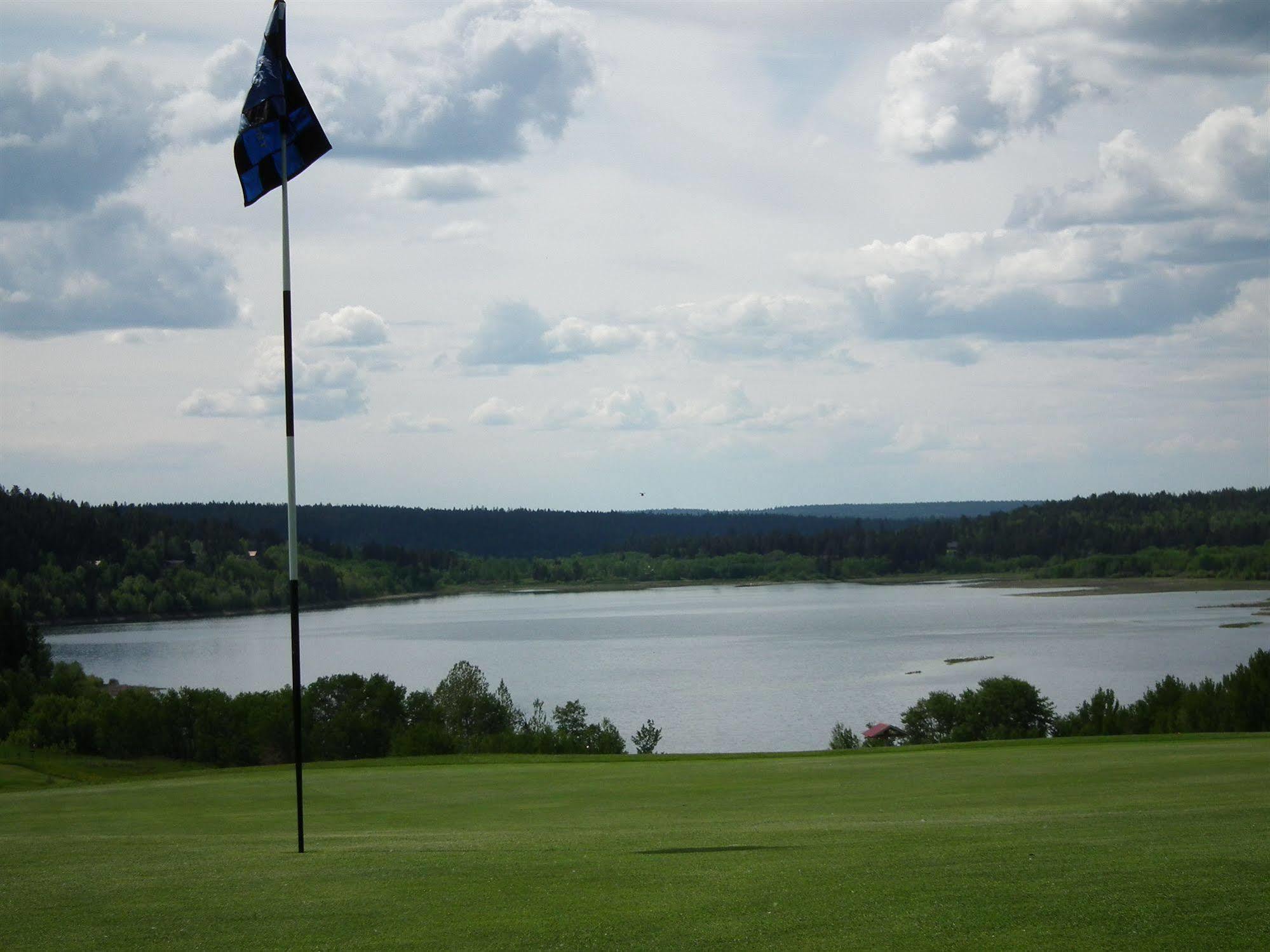 The 108 Golf Resort 108 Mile Ranch Exterior photo