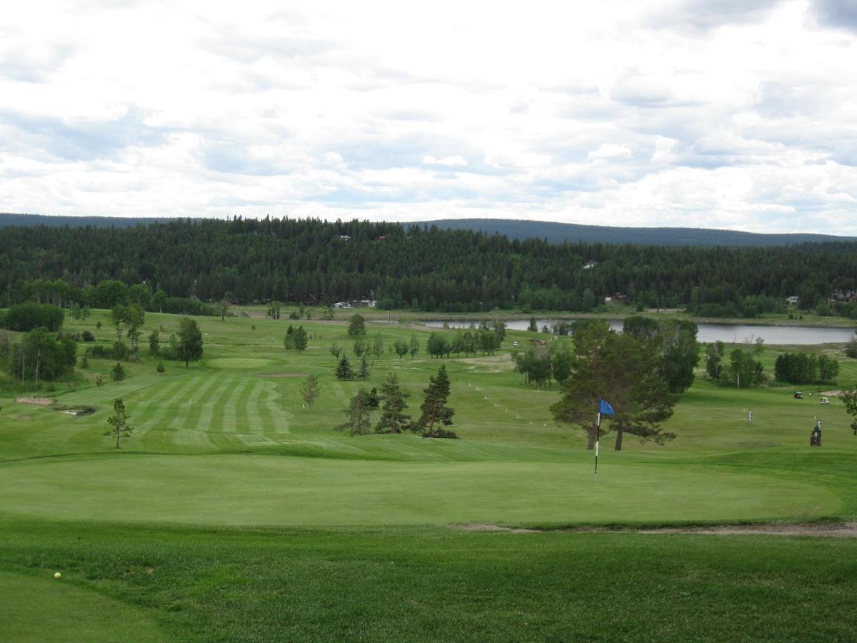 The 108 Golf Resort 108 Mile Ranch Exterior photo